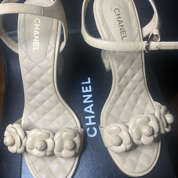 Chanel sandals , Nude color size 40 , NEW , never worn - Picture 2 of 9